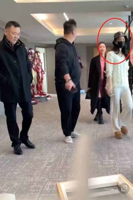 原创
            《再见爱人》黄圣依赢麻了！连宣两档综艺，和杨子买珠宝没离婚？相关配图