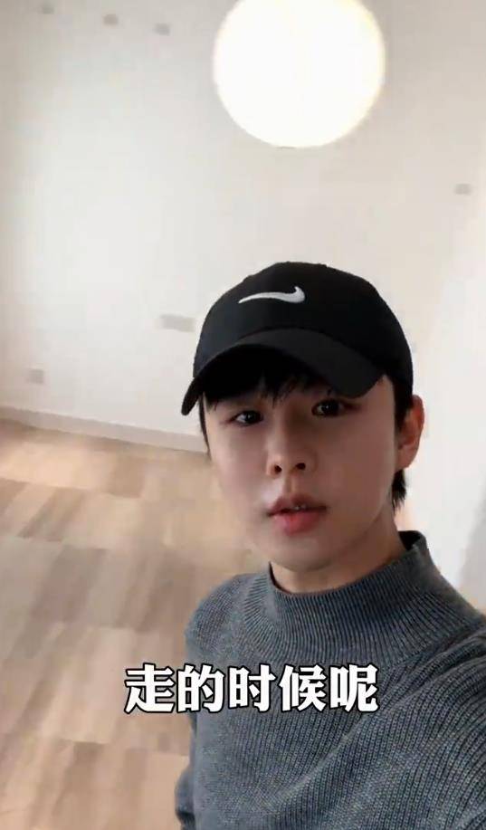 原创
32岁知名歌手宣布回乡干团播,曾是红极一时偶像,北漂已10年相关配图