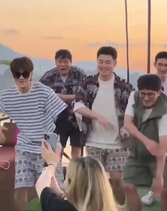 原创
            科目三登春晚引争议，安徽春晚导演霸气回应，你期待科目三吗？相关配图