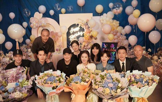 原创
            玫瑰的故事结局真飒！黄亦玫收到钢铁玫瑰，又柔又硬方是大女主相关配图