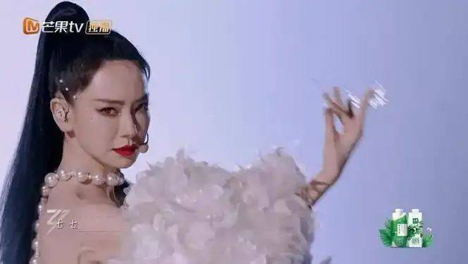 什么？这姐才是今年的黑马？！相关配图