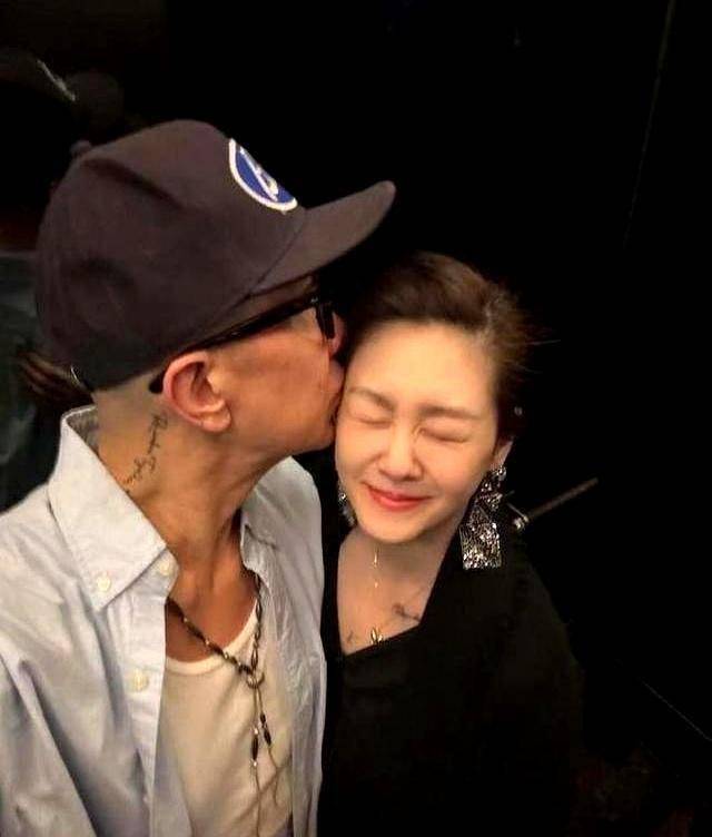 倒计时1天，小玥儿小菻菻仍在京，具俊晔为大S雕像揭幕礼现身韩综相关配图