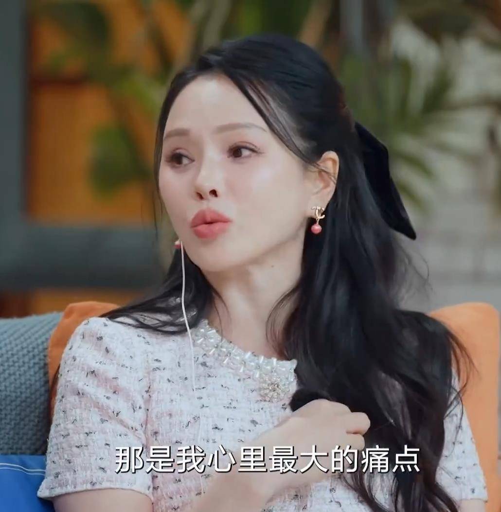 原创
            伊能静自曝送恩利上幼儿园陪读了15天，童年曾有被母亲丢在路边的经历相关配图