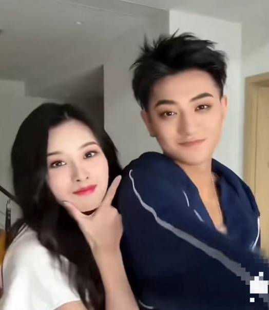 原创
黄子韬高调示爱徐艺洋后,发高颜值视频挽回粉丝,网友评价好讽刺相关配图